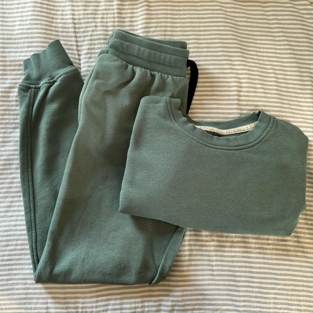 Kendall & Kylie Matching Lounge Set